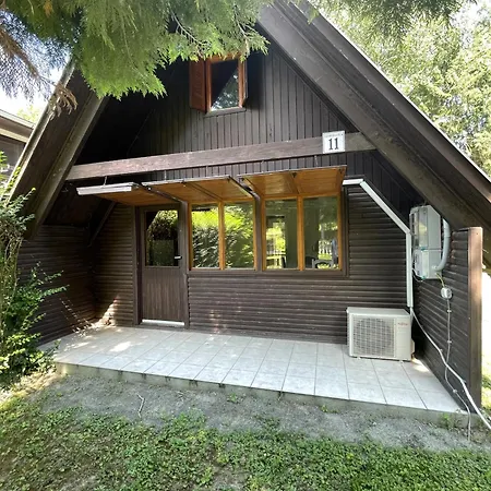 Nyirfa Vendeghaz شقة